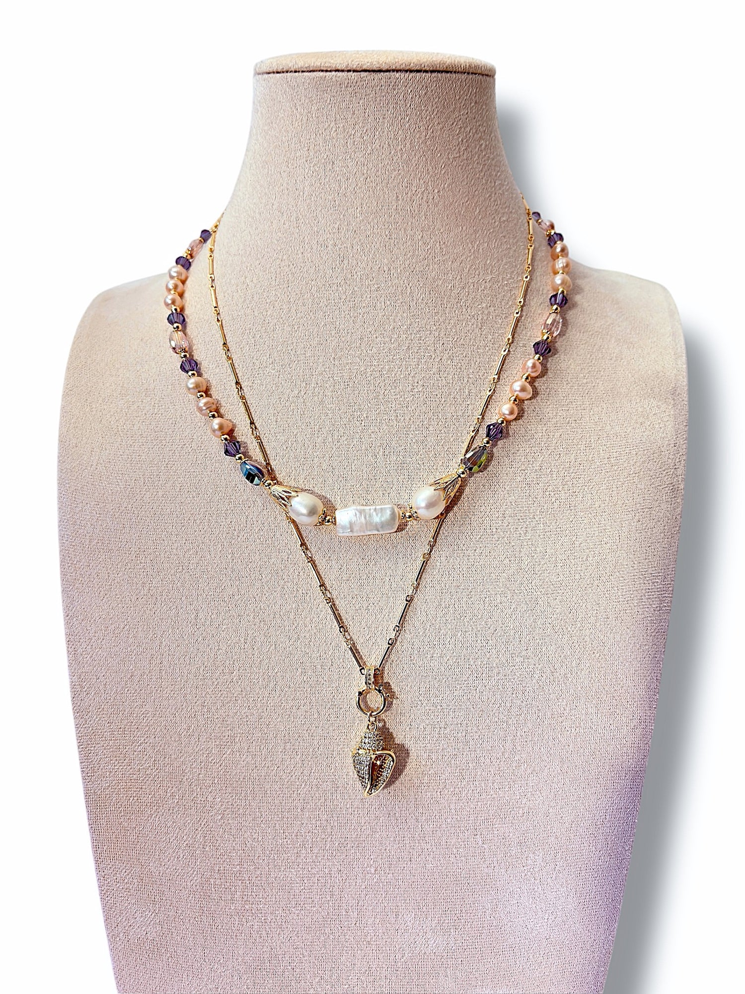 Cowrie Elegance Necklace Set