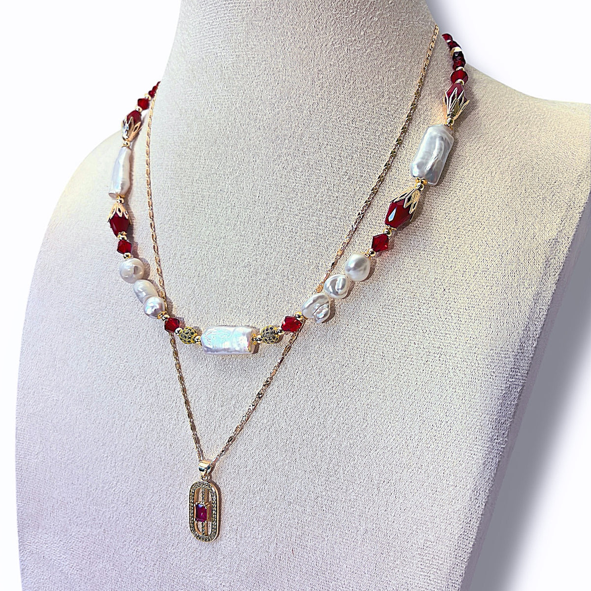 Scarlet Nights Necklace Set